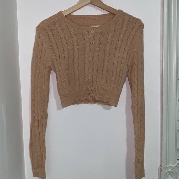 Cable Knit Button Up Crop Cardigan - Picture 6 of 7